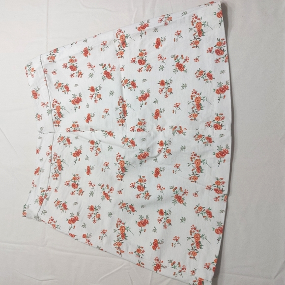 Floral skirt - Picture 2 of 5